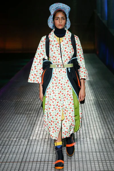 Look 12
